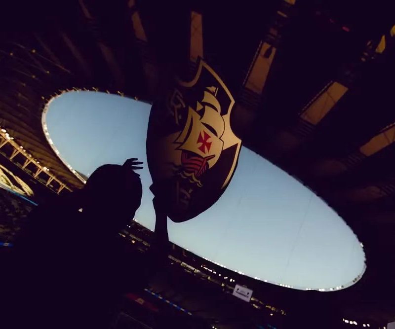 Vasco desiste de jogar fora do RJ e reforça pedido pelo Maracanã