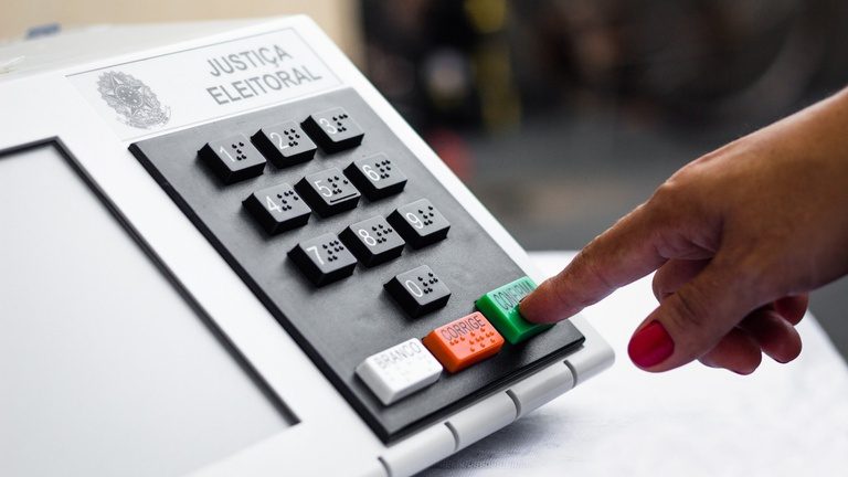Votar no segundo turno garante prova de vida do INSS